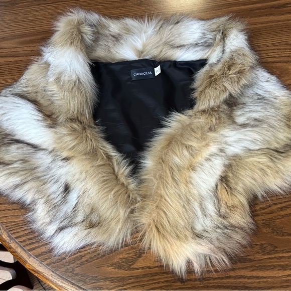 Caracilia Jackets & Blazers - Women's Faux Fur Cape - Brown and White